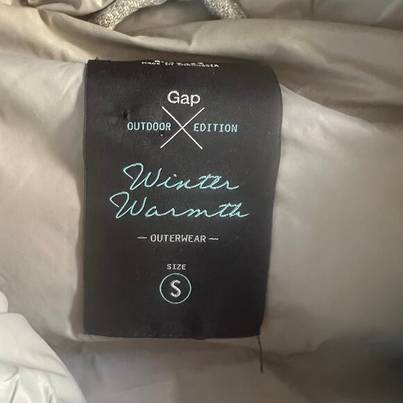 GAP Outdoor Edition Puffer Vest Gray Faux Fur Hood Down Fill Size S - Picture 6 of 11